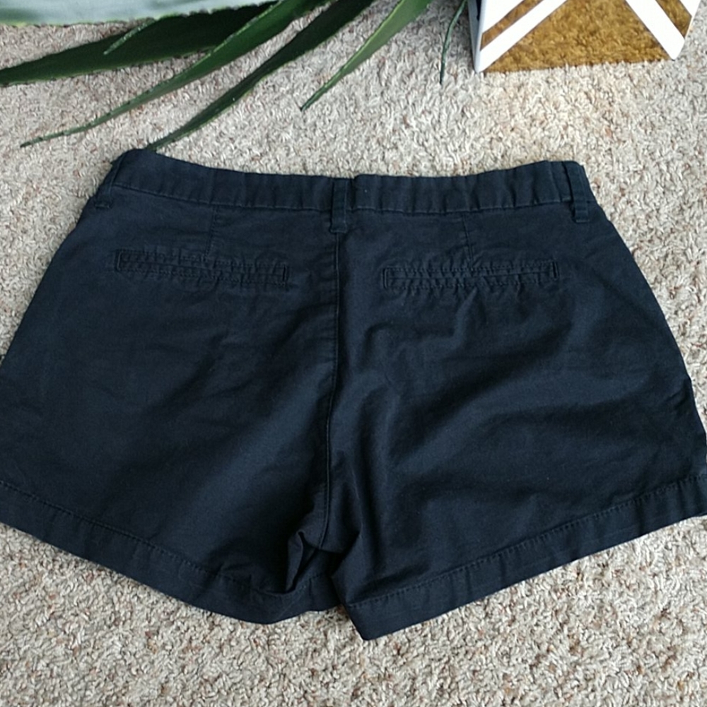 Old Navy Chino shorts, size 2 - Picture 2 of 4